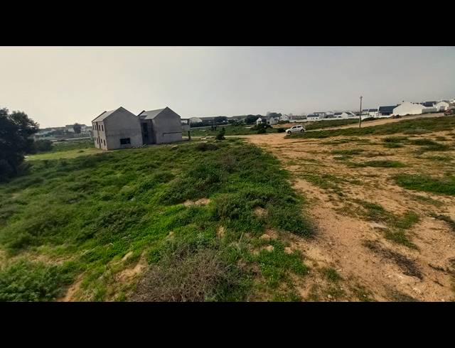 811M² VACANT LAND FOR SALE IN DA GAMA BAY